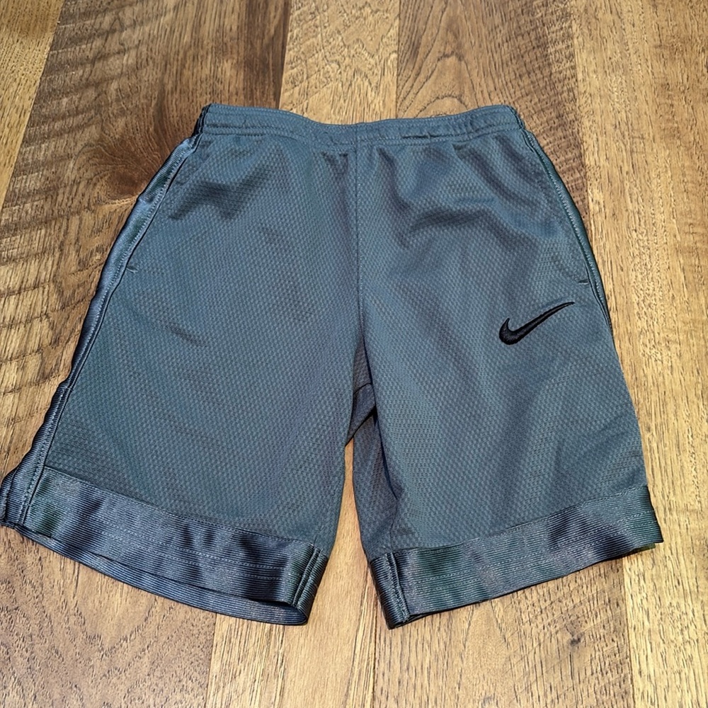 Nike Boy’s Grey Dri-Fit Shorts Size 6-7